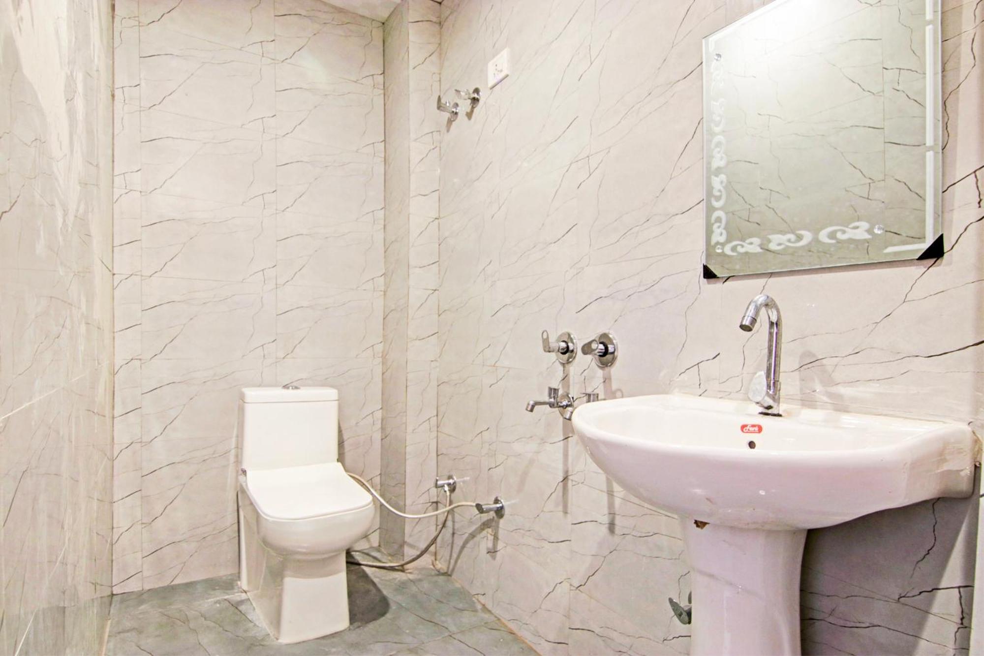 Hotel O Granville New Delhi Buitenkant foto